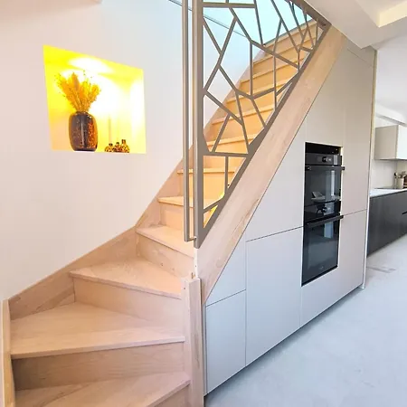 Apartman Elegant Renovated Port Ac Sleeps 4