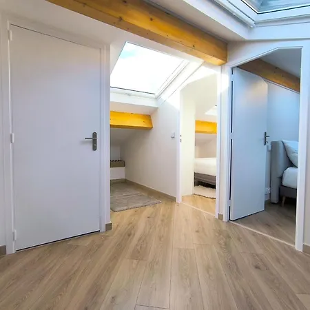 Elegant Renovated Port Ac Sleeps 4 Nice